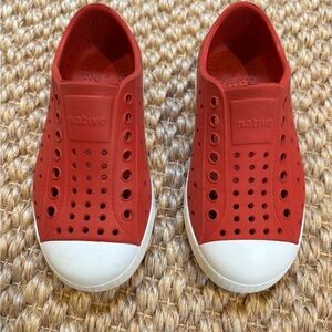 Native Jefferson - kids size 10 - red - good shape